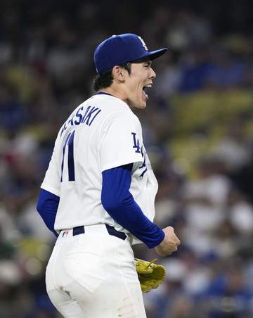 佐々木朗希 メジャー初2桁10奪三振の快投！7回2安打無失点に本拠地がロウキコール メジャー移籍後最速100.6マイル計測 完全覚醒のマウンドで表情豊かに