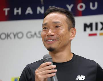 現役続行決断の長友佑都、一度は「引退に気持ちが傾いた」 6大会目のW杯出場に意欲「常に日本代表を目指してやっていく」