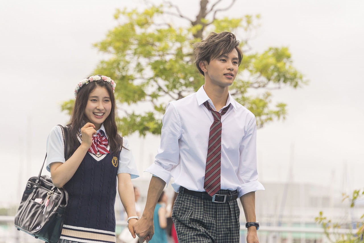 土屋太鳳、草川拓弥（C）2017「兄こま」製作委員会（C）夜神里奈／小学館