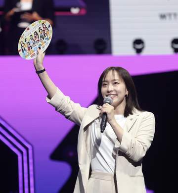 「やばい！！可愛すぎる」「清潔感よ」33歳になった人気元アスリート美女の登場に騒然「どんどん洗練されていっている」