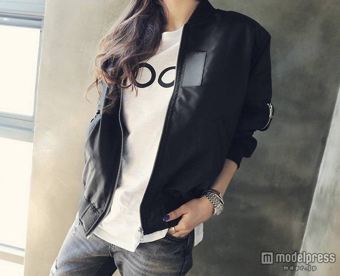 ショート丈MA-1　画像提供：「ACO DESIGN」10,500円（税込）