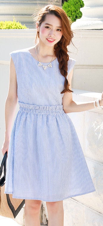 ウエストラッピングフレンチスリーブワンピース「salus」3,490円（税込）