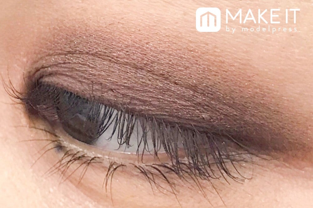 ADDICTION／ザ アイシャドウ／150 Burning Love 使用 (C)メイクイット