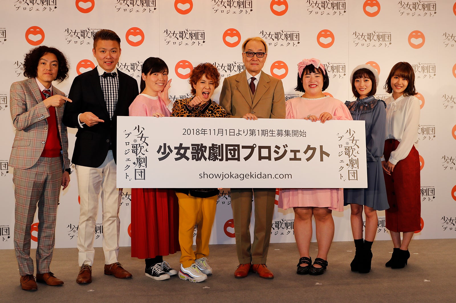 （左から）学天即、尼神インター、広井王子、ゆりやんレトリィバァ、三秋里歩、門脇佳奈子 （画像提供：よしもとクリエイティブ・エージェンシー）