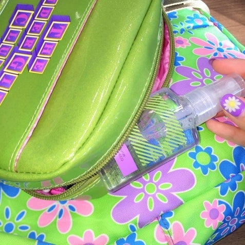 持ち運びに便利なサイズでかばんにもすっぽり入る！