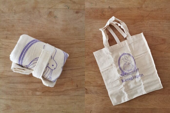 コンパクトながらも、ケーキ箱がちゃんと収まるマチの大きさ