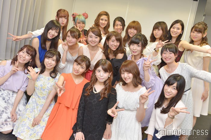 3列目の左から2番目に…いた!!「MISS CIRCLE CONTEST 2017」ファイナリスト(C)モデルプレス