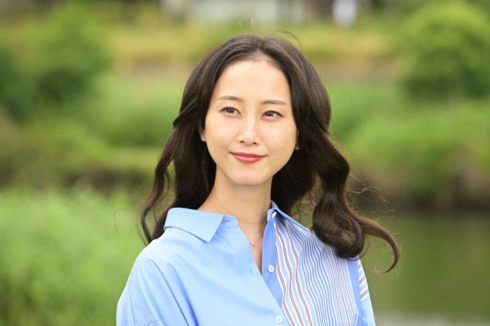 松井玲奈「プロミス・シンデレラ」第2話より(C)TBS