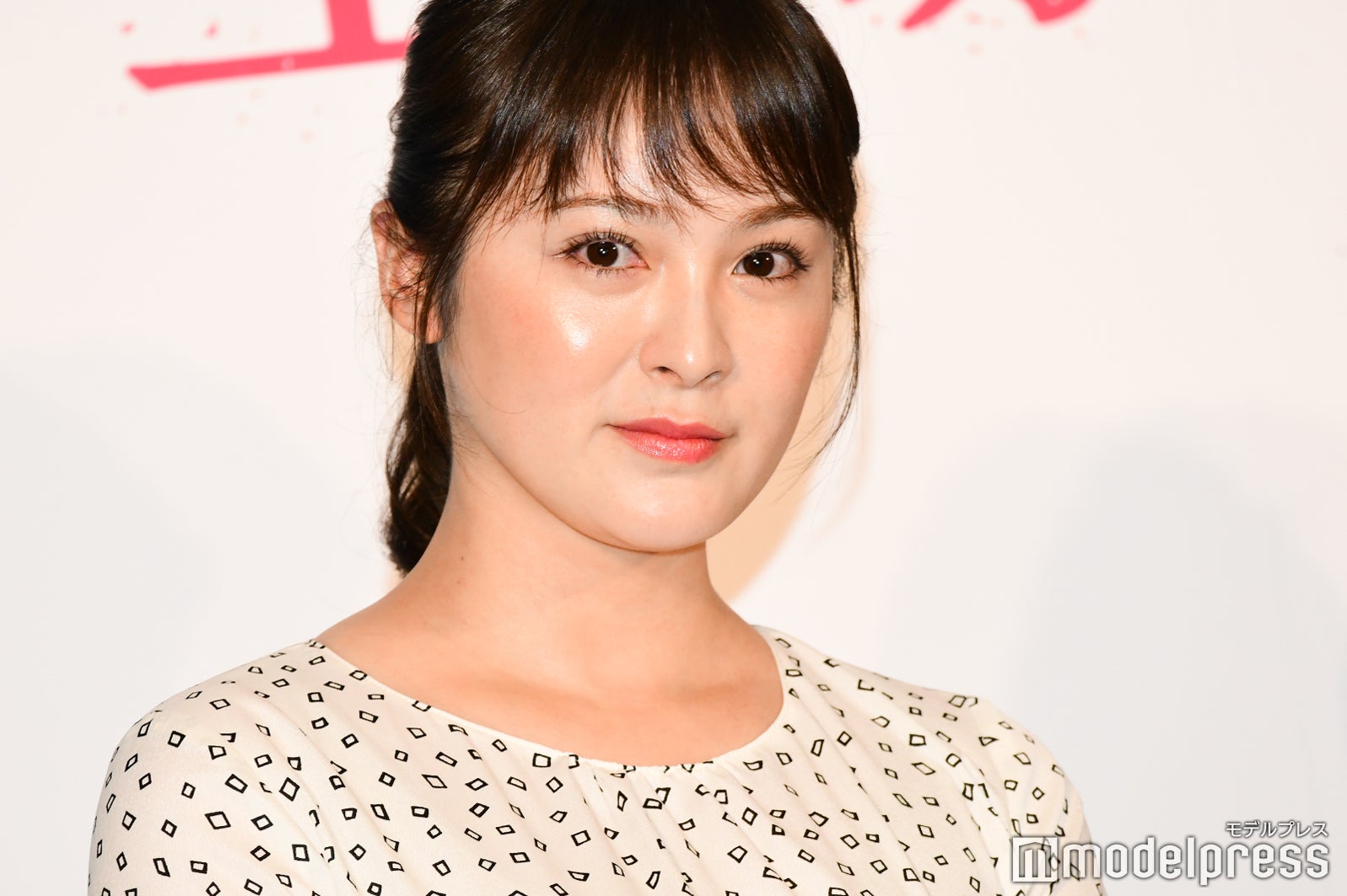 貫地谷しほり（C）モデルプレス