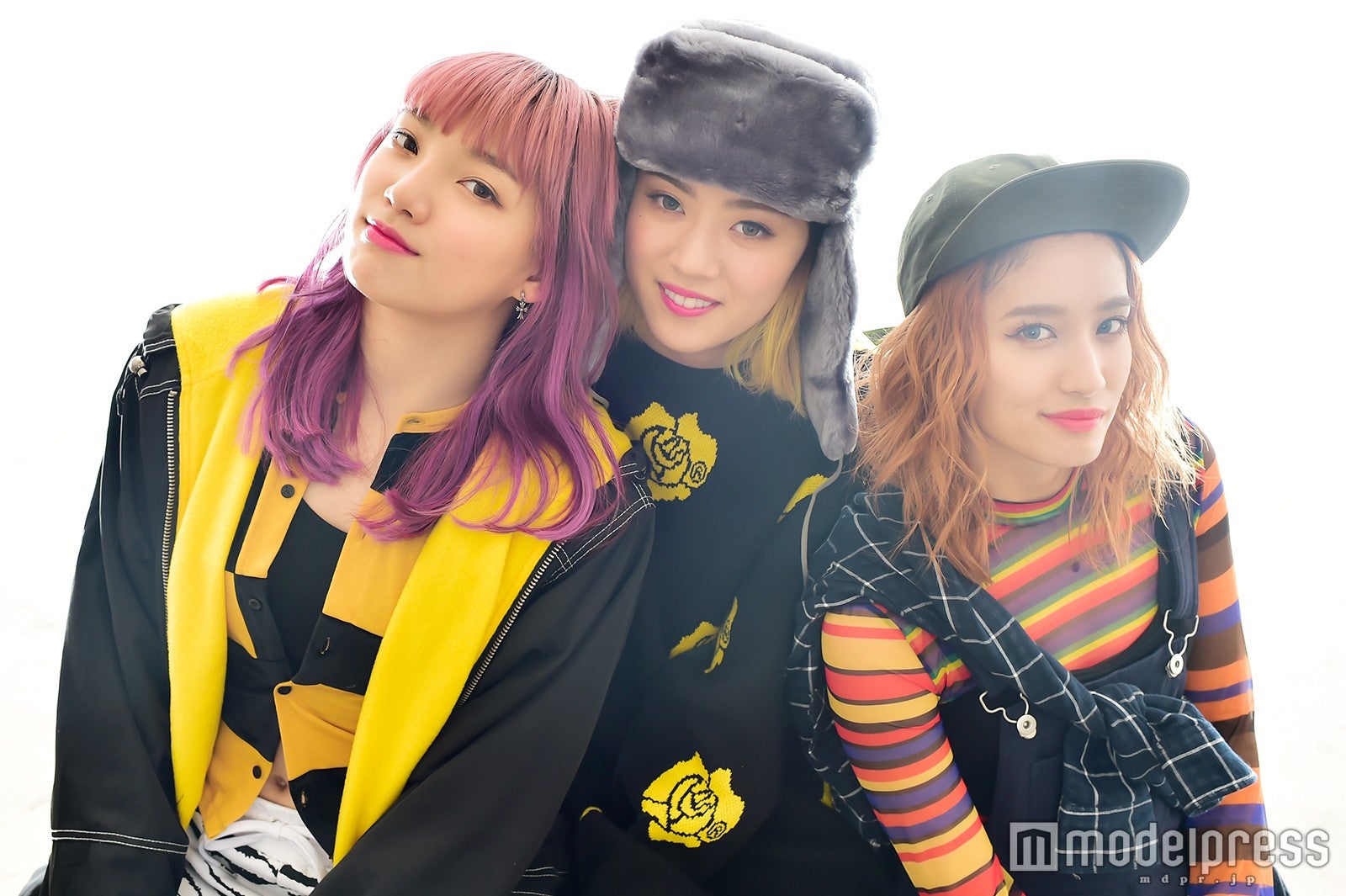 須田アンナ、武部柚那、YURINO（C）モデルプレス