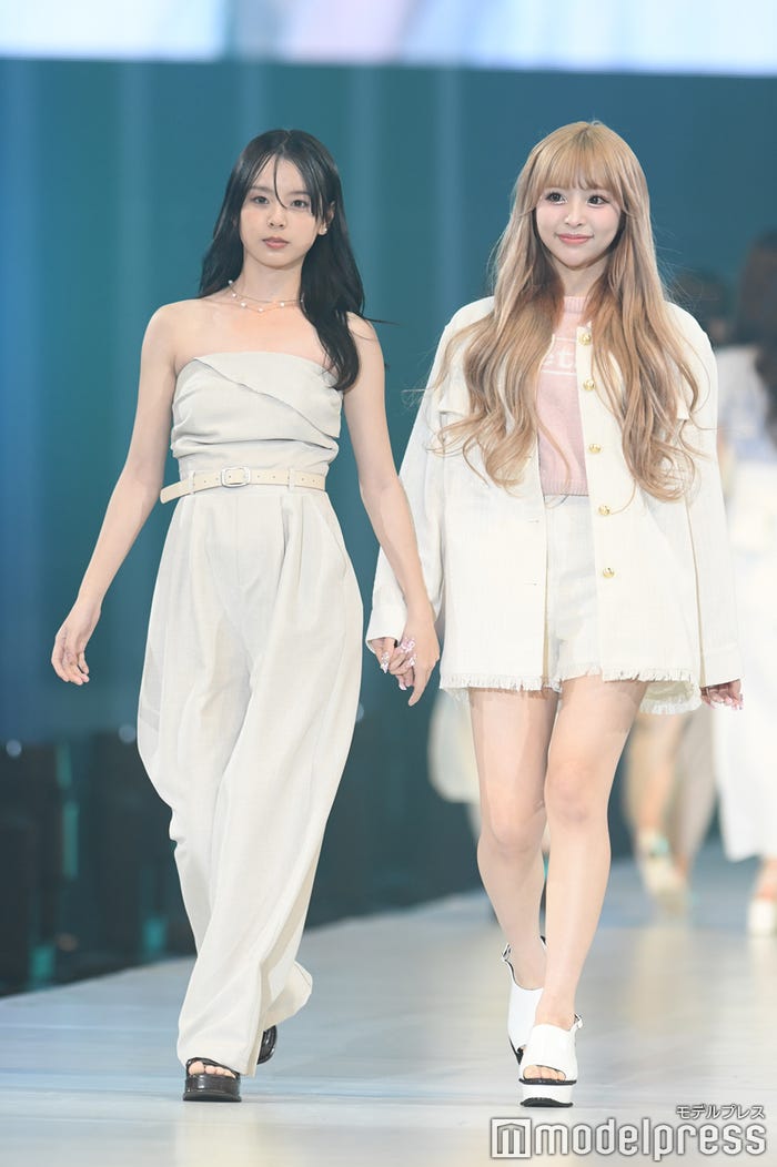 小國舞羽、あいさ(C)モデルプレス