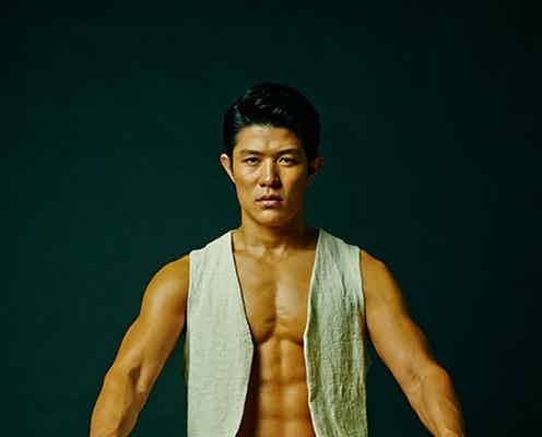 鈴木亮平「全て捧げる」最強の王を熱演