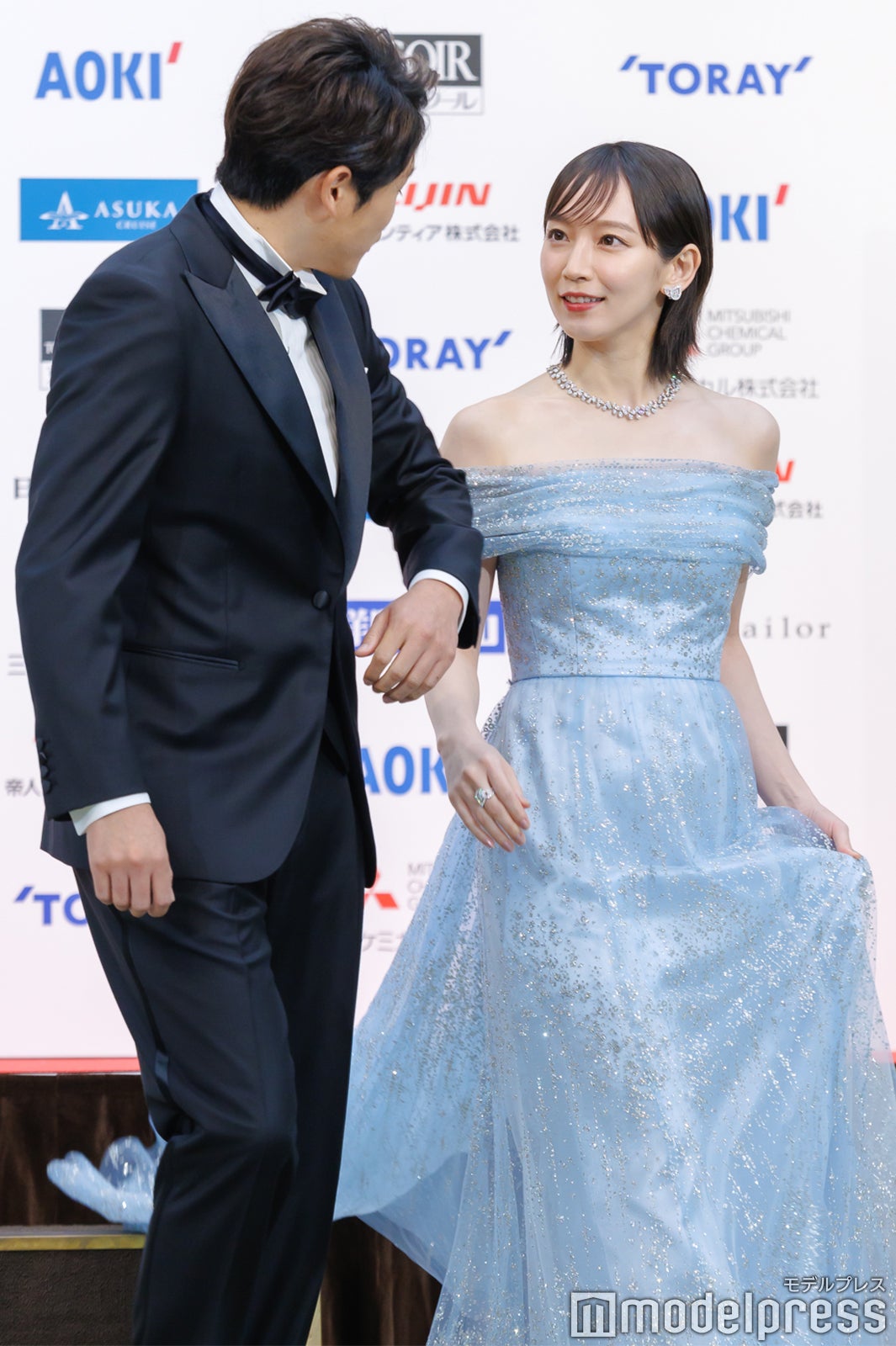 内田篤人、吉岡里帆（C）モデルプレス