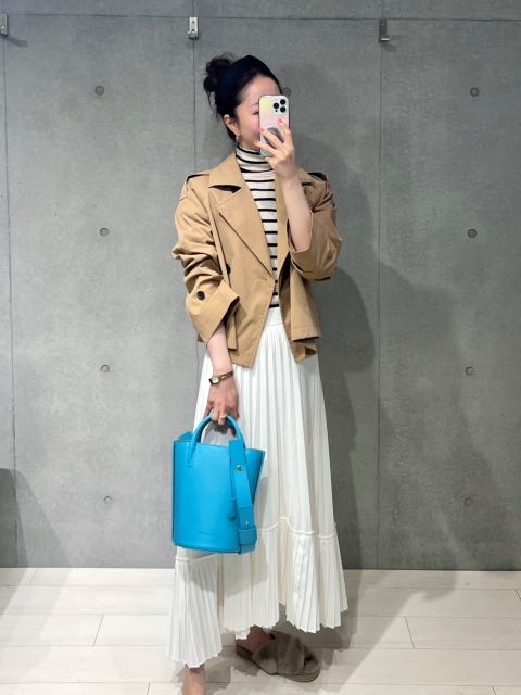 GU　ショート　トレンチ　ジャケット　スカート　コーデ