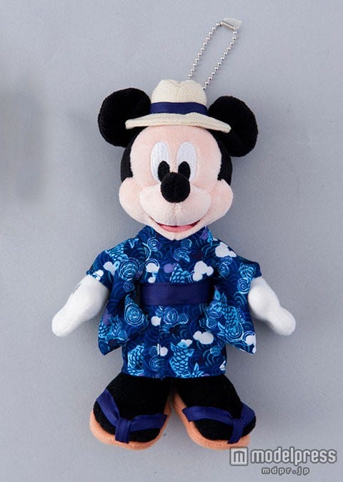 ミッキーのぬいぐるみバッジ¥1600(C)Disney