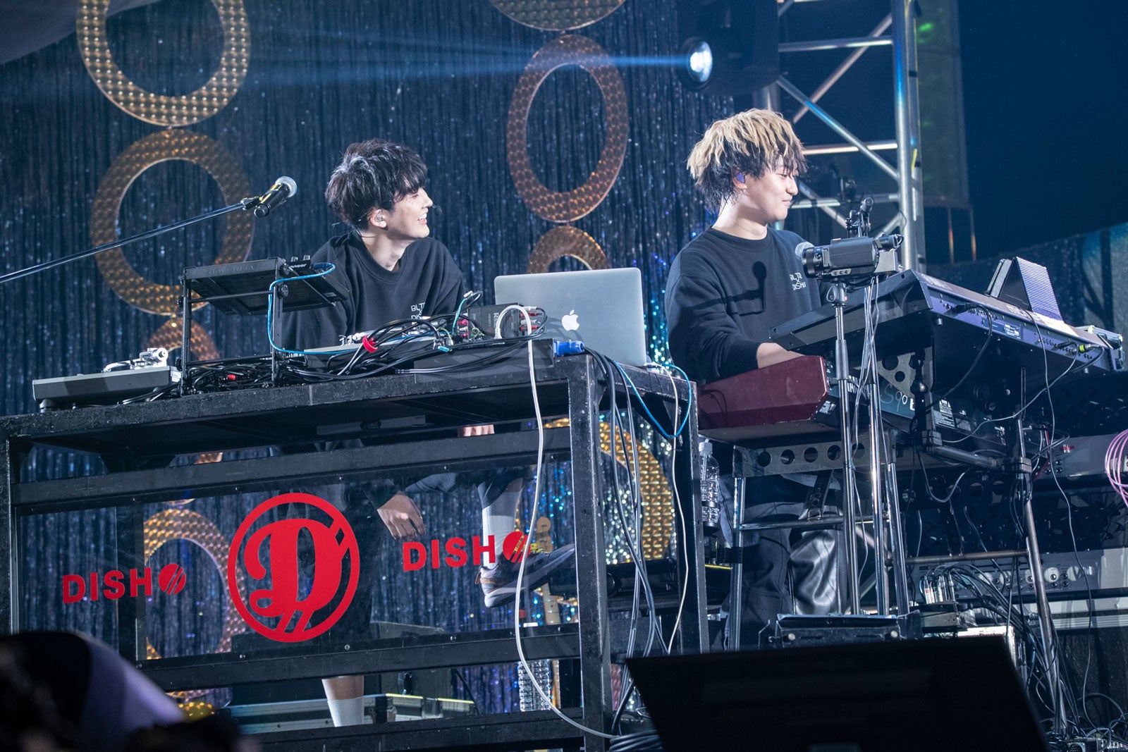 超特急、DISH//／10th Anniversary Special Live「超特急×DISH//」より（C）写真：米山三郎、深野輝美
