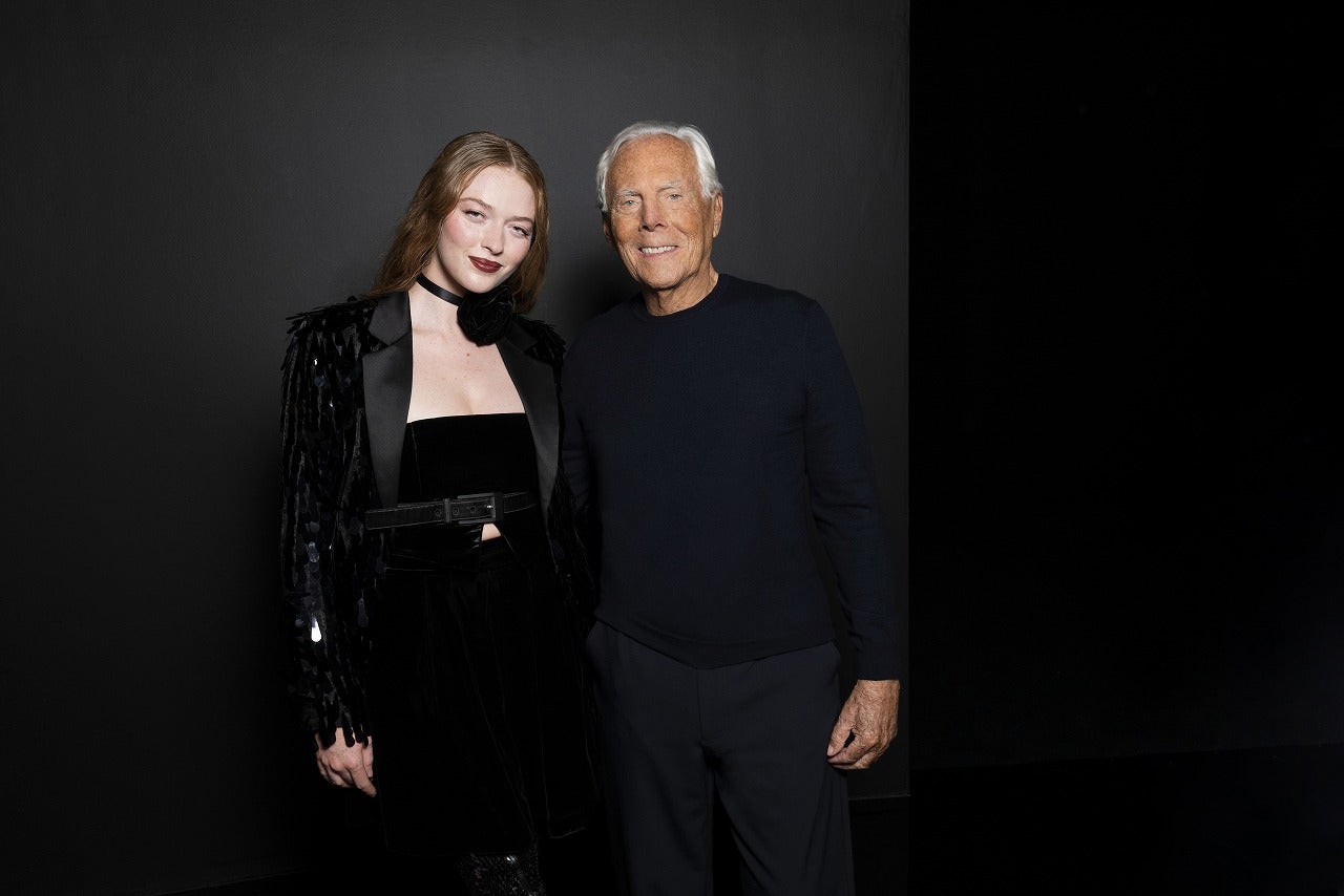 ラーセン・トンプソン、ジョルジオ・アルマーニ「エンポリオ アルマーニ24春夏ウィメンズコレクションショー」より（提供写真）