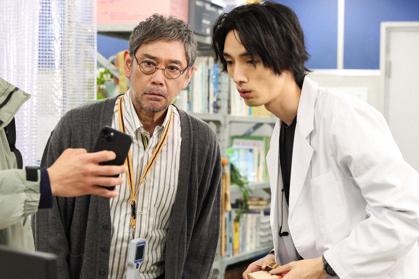 杉本哲太、清水尋也「Eye Love You」第5話より（C）TBS／撮影：高橋裕子