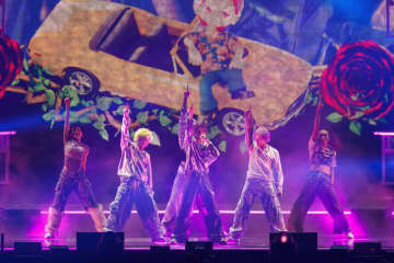 Number＿i クリスマストークに会場騒然 8都市30万人動員のツアー完走