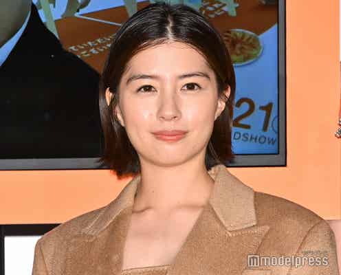 佐久間由衣、美脚透けるミニ丈ショット公開「圧巻の脚線美」「さすがのスタイル」と反響