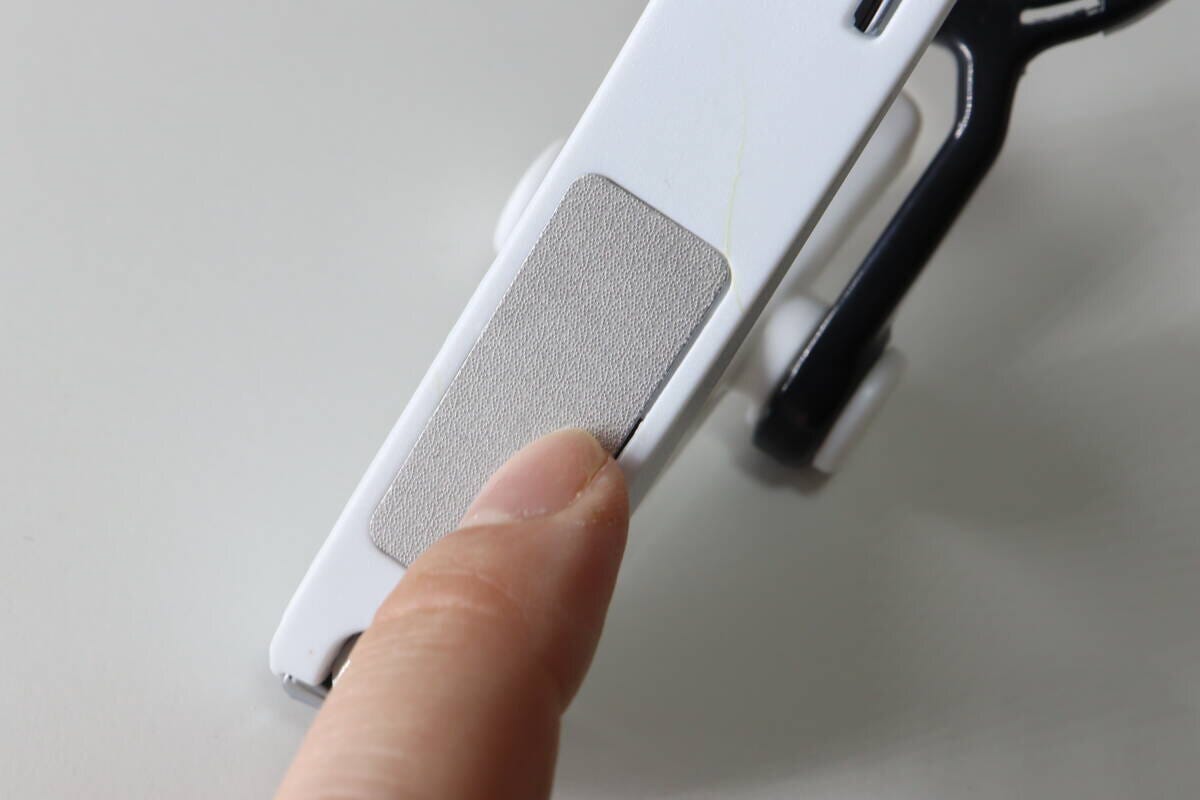 ダイソー 拡大鏡付ネイルクリッパー ダイソーの拡大鏡付ネイルクリッパーの使用例