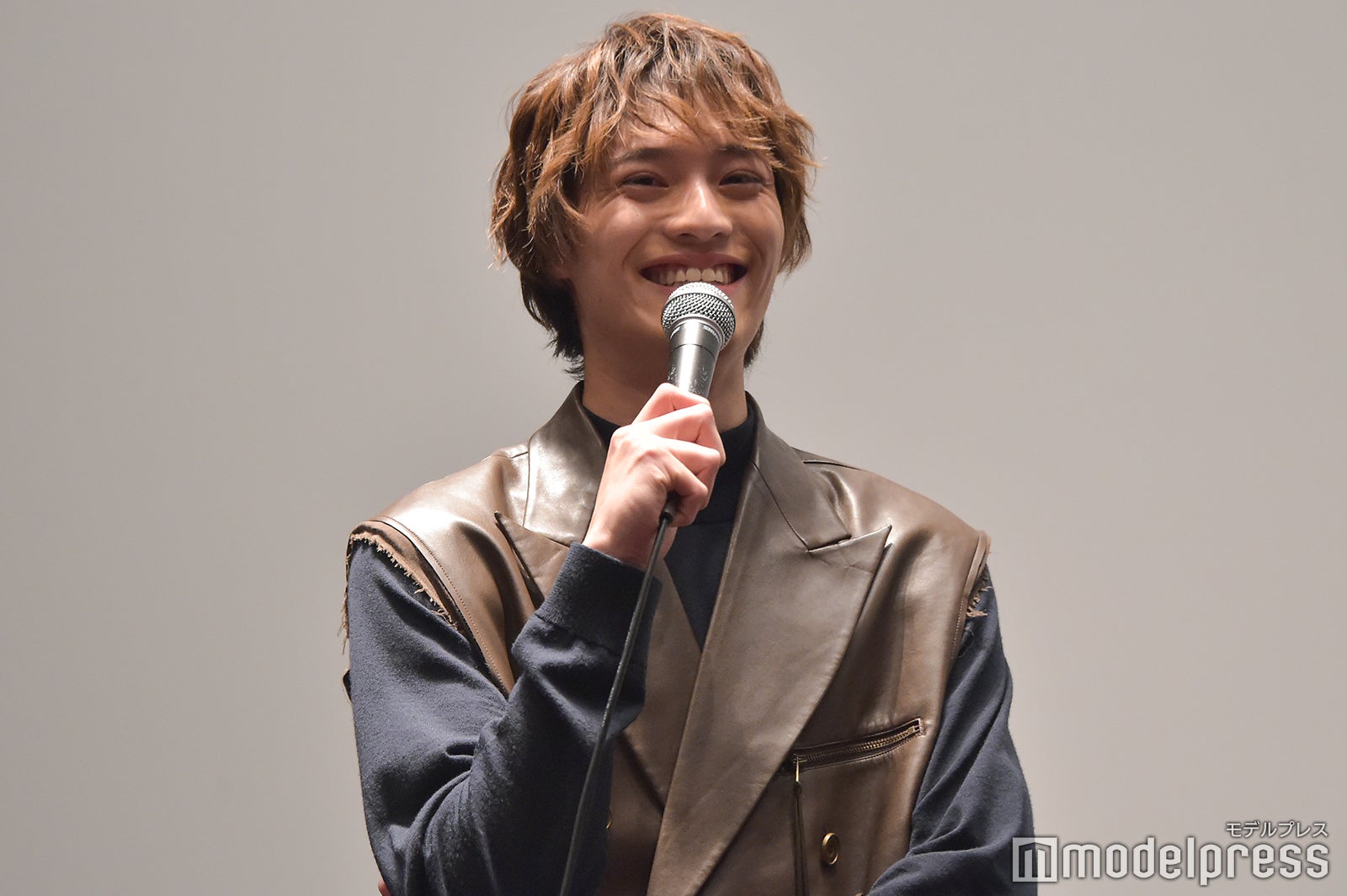 ずぶ濡れの犬感が強い上村謙信（C）モデルプレス