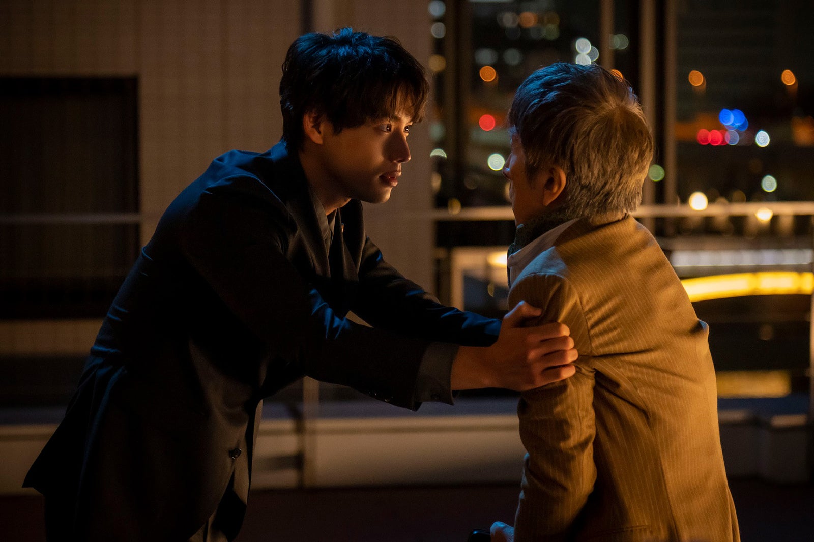 ＜弁護士ソドム 第2話＞渉＆まどか、1カ月限定バディに “加害者”治を弁護