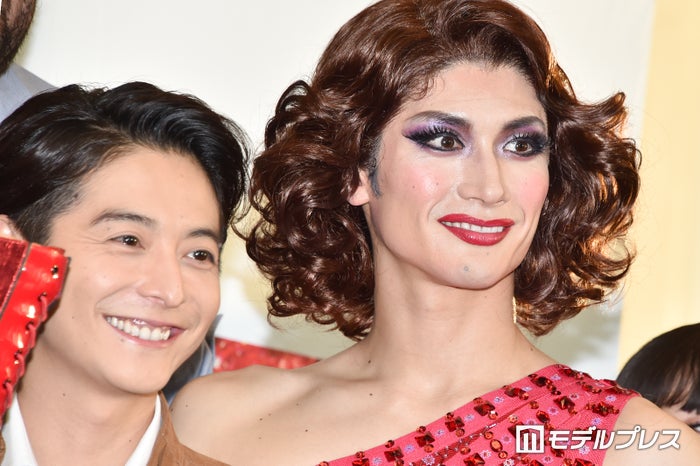 三浦春馬 ミニスカ 女装姿 再び 美を追求した 小池徹平 より絆が深まった キンキーブーツ モデルプレス