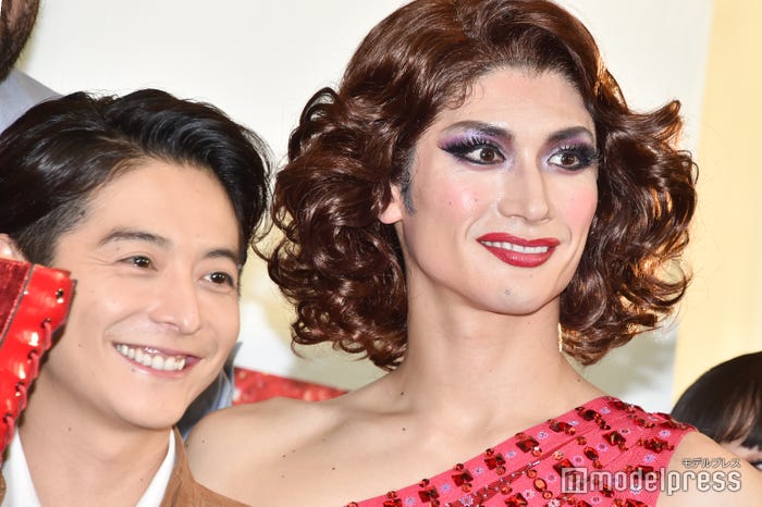 (左から)小池徹平、三浦春馬(C)モデルプレス