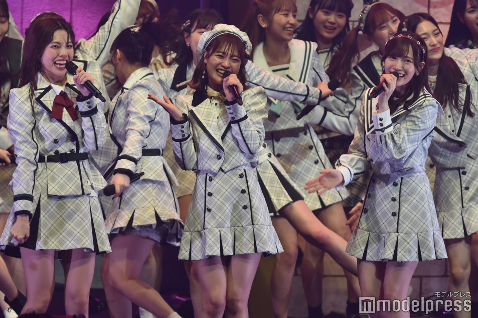 地頭江音々、本村碧唯、運上弘菜「矢吹奈子 卒業コンサート〜未来への翼〜」（C）モデルプレス