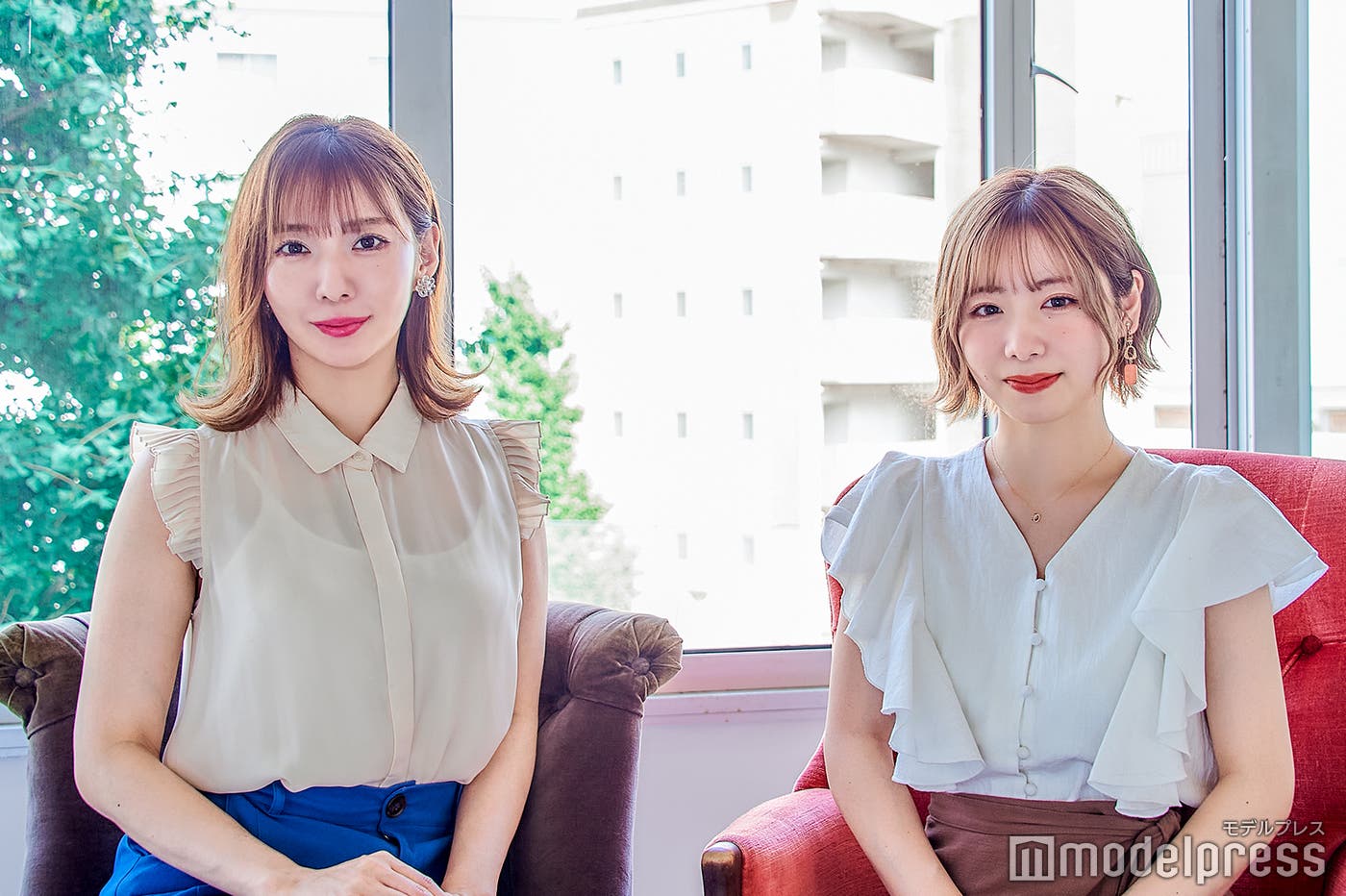 (左から)茉莉邑薫、てぃーみき(C)モデルプレス