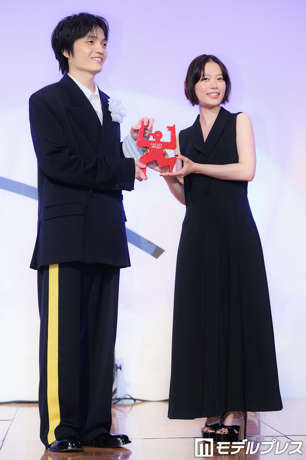 岡山天音、杉咲花（C）モデルプレス
