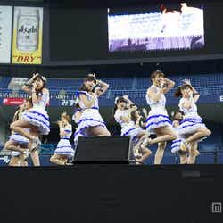 京セラドーム大阪で行われた握手会イベント風景(C)AKS