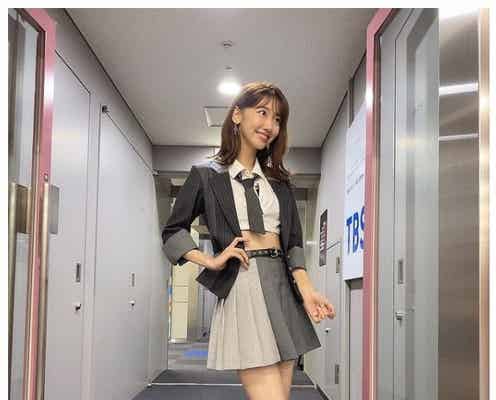 AKB48柏木由紀、新曲「根も葉もRumor」初披露間に合わずも衣装着用 “大人も着れる制服”に歓喜