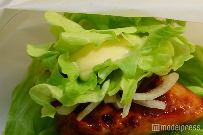 さっぱりしたマヨネーズがテリヤキソースにマッチ(C)モデルプレス