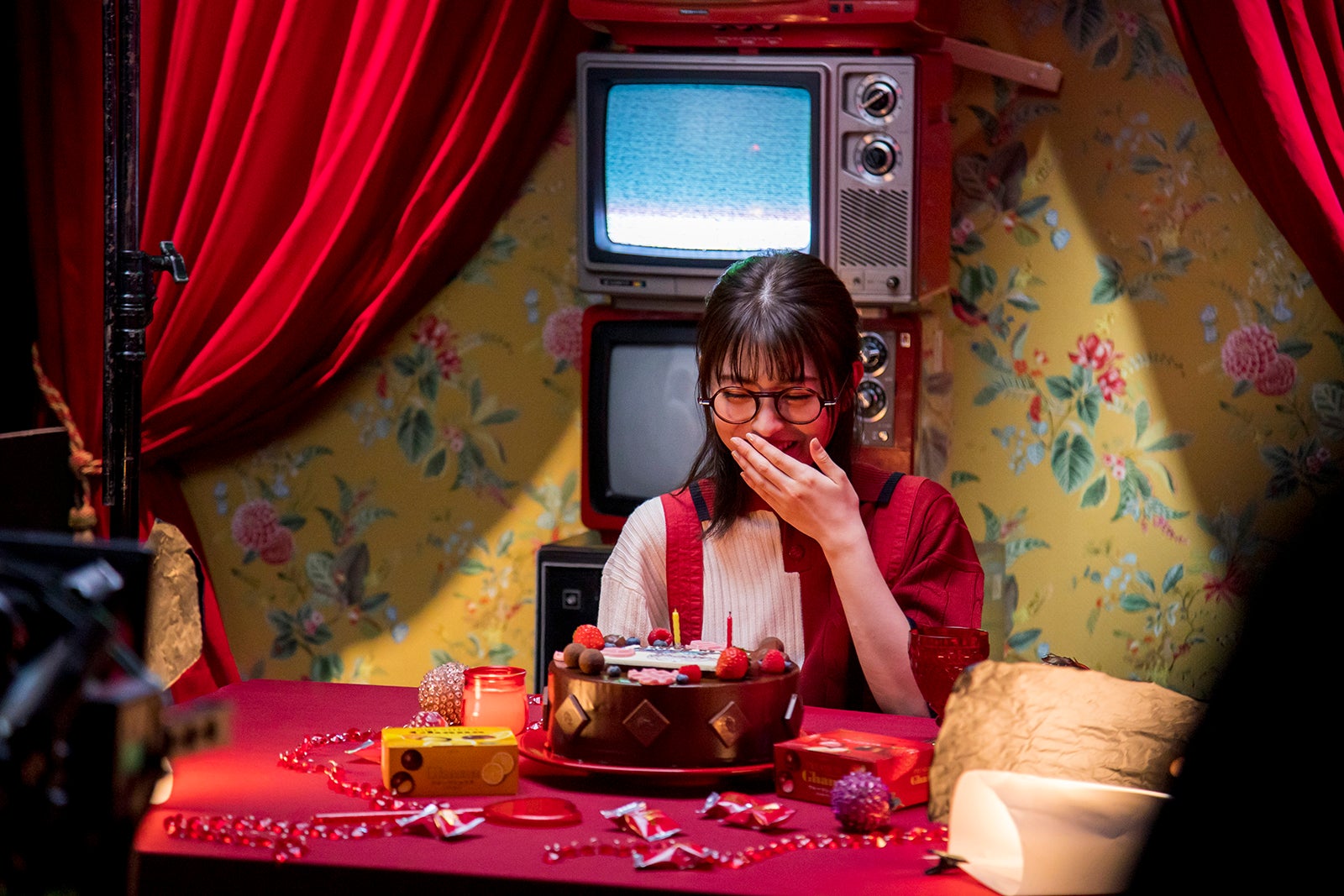 浜辺美波／新WEB動画メイキングより（提供写真）