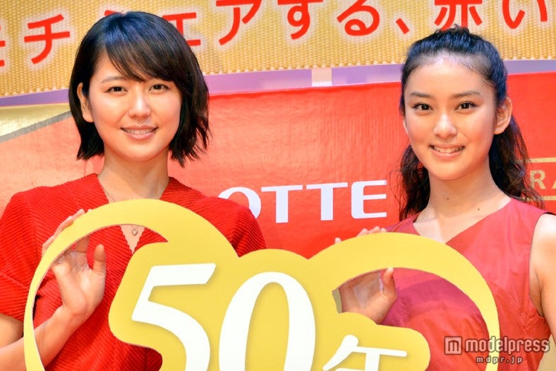 長澤まさみ＆武井咲、美脚のぞかせ登場「大きくてビックリしました」