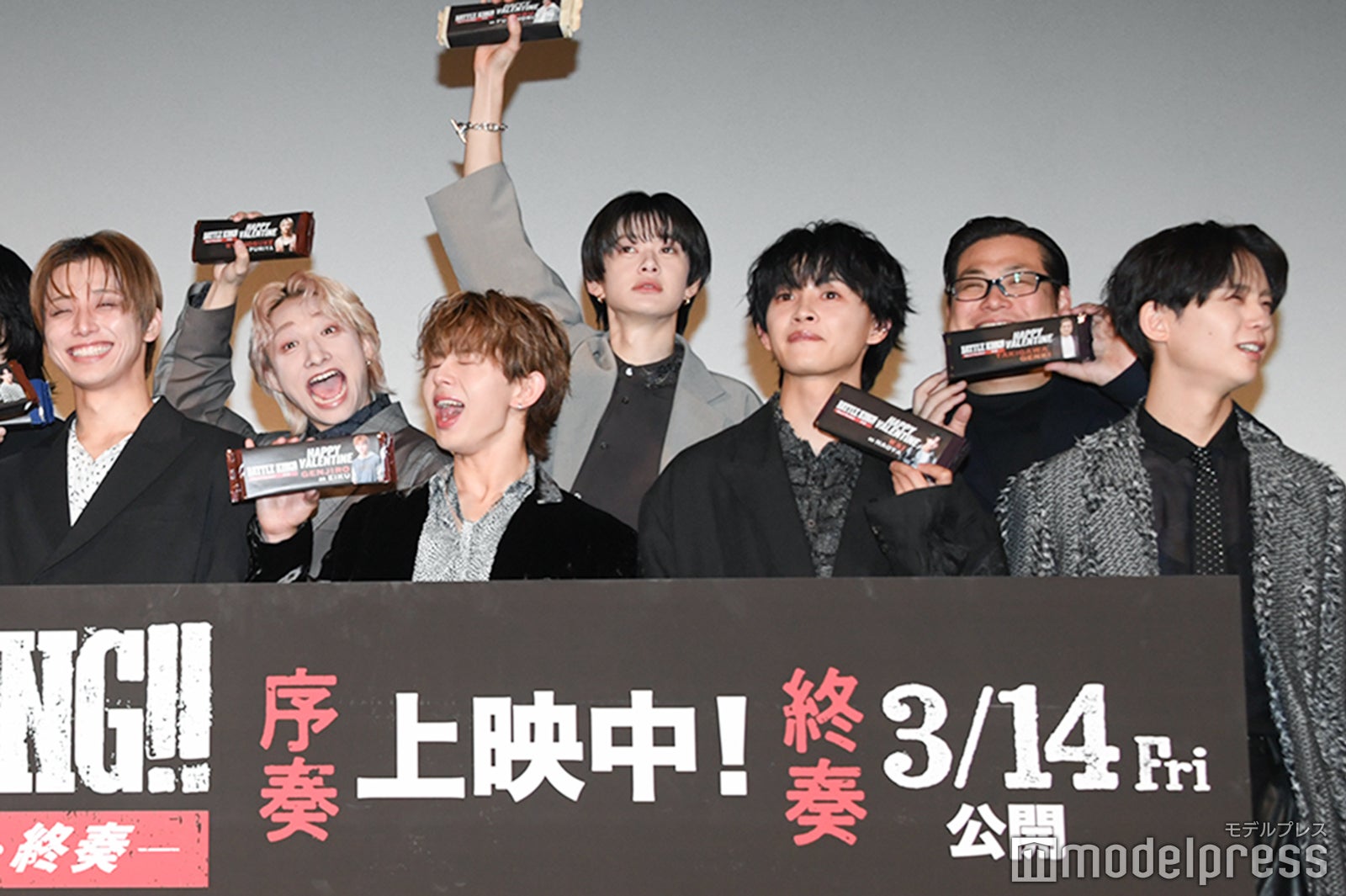 （後列左から）小川史記、瀧川元気監督（前列左から）高尾颯斗、山下永玖、草川直弥、沢村玲（C）モデルプレス