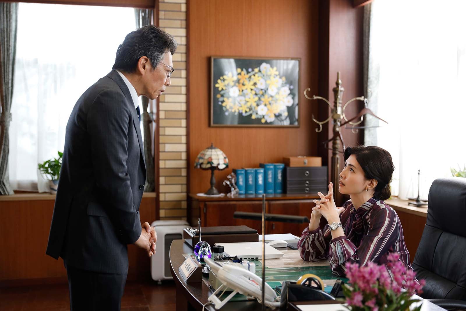  （左から）生瀬勝久、内田有紀「未来への10カウント」第2話より（C）テレビ朝日