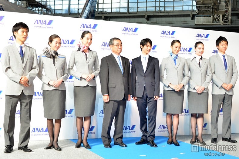羽生結弦選手（左から5番目）