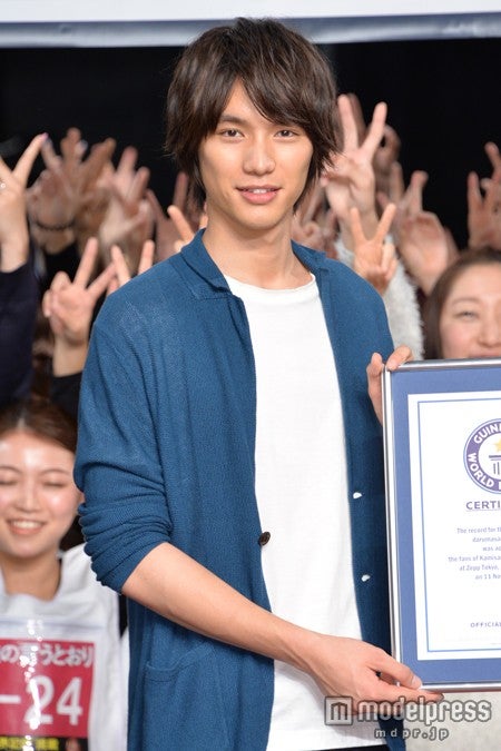 福士蒼汰、ギネス世界記録樹立に歓喜　ファンの黄色い歓声鳴り止まず【モデルプレス】
