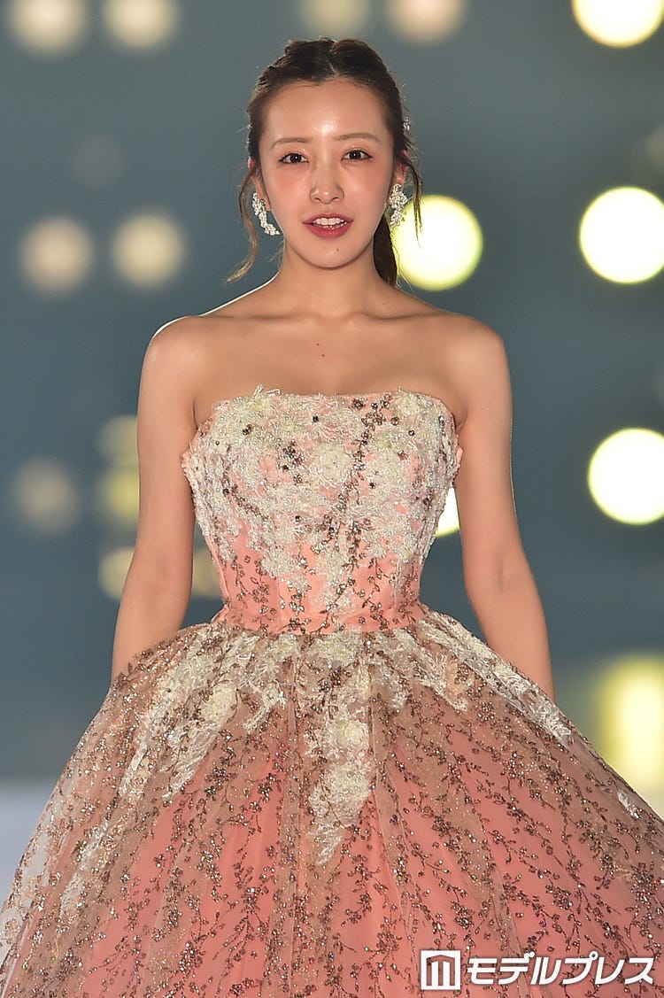 板野友美 骨格