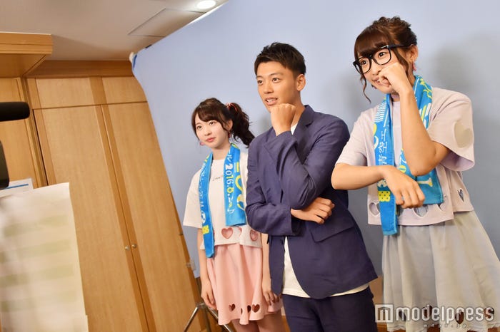 竹内涼真 with まこみな(C)モデルプレス