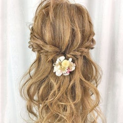 いいね♡に差が付く。シンプルで簡単、ツイストを使った華やかハーフアップ
