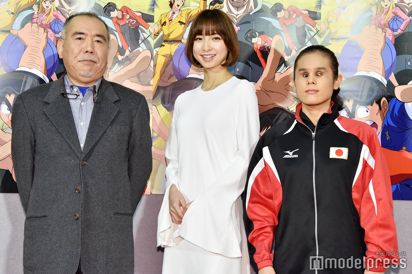 山田隆司氏、篠田麻里子、安室早姫選手（C）モデルプレス