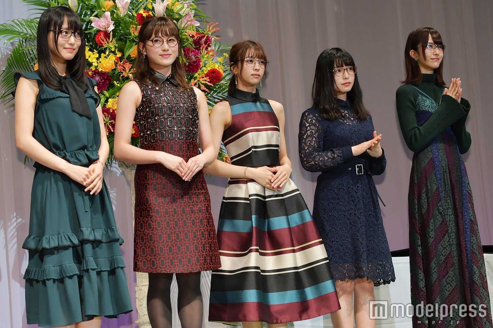 （左から）菅井友香、守屋茜 、小林由依、長濱ねる、土生瑞穂（C）モデルプレス