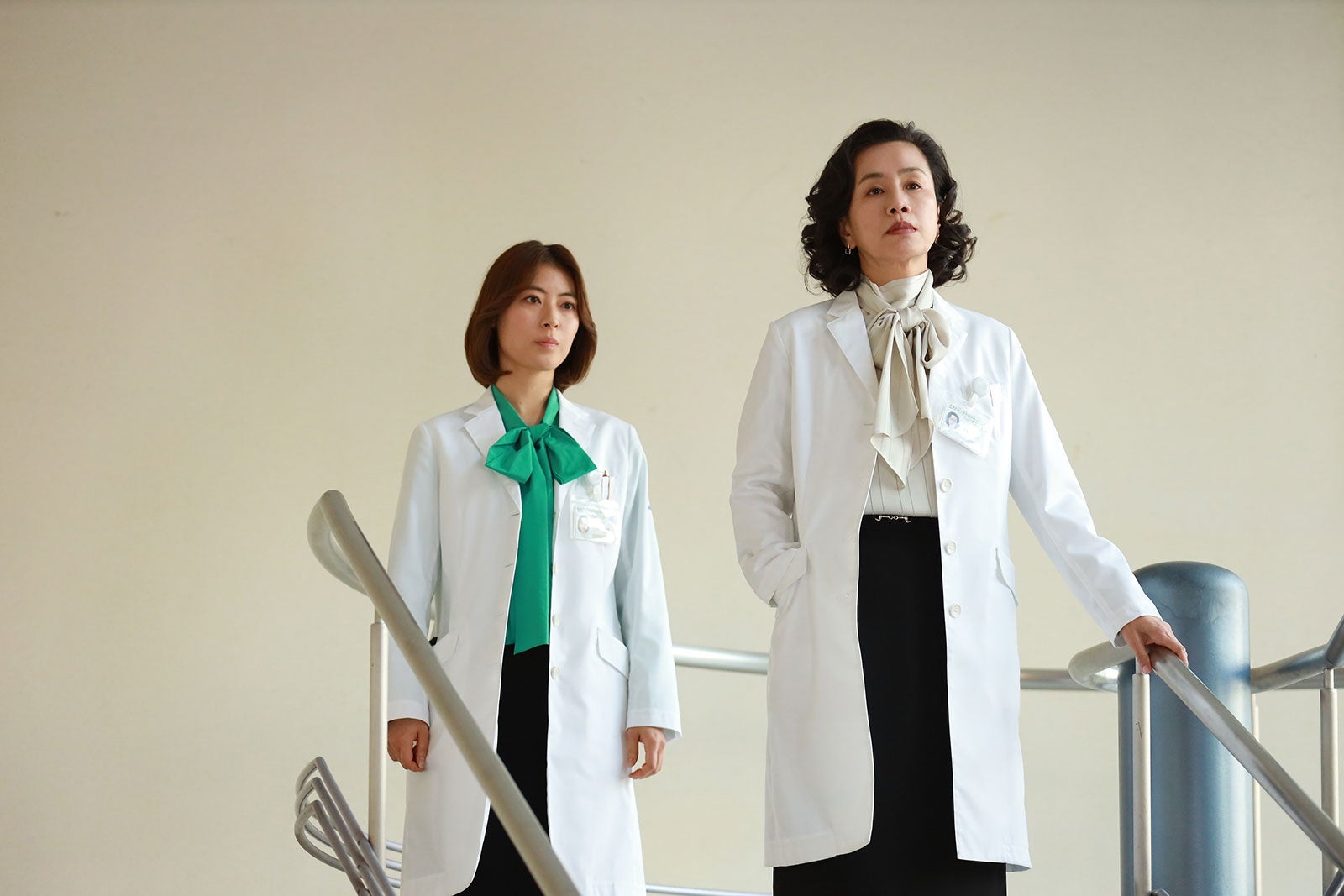 瀧本美織、渡辺真起子（C）日本テレビ