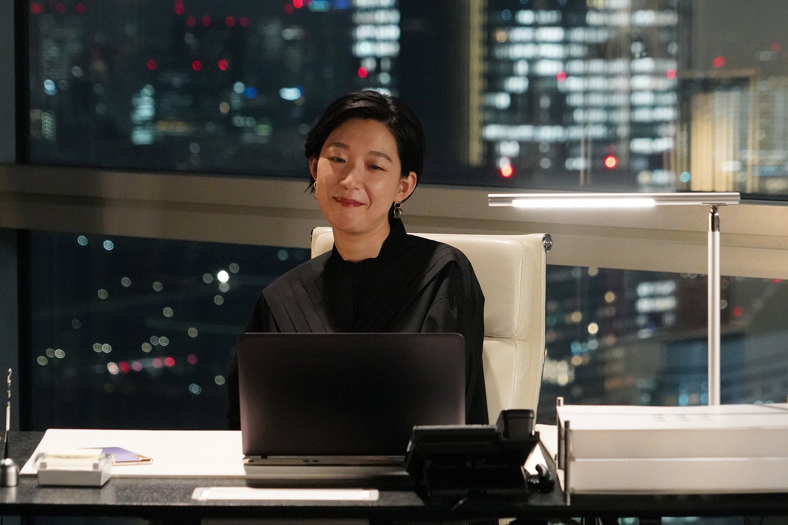 江口のりこ／「悪女（わる）～働くのがカッコ悪いなんて誰が言った？～」第4話より（C）日本テレビ