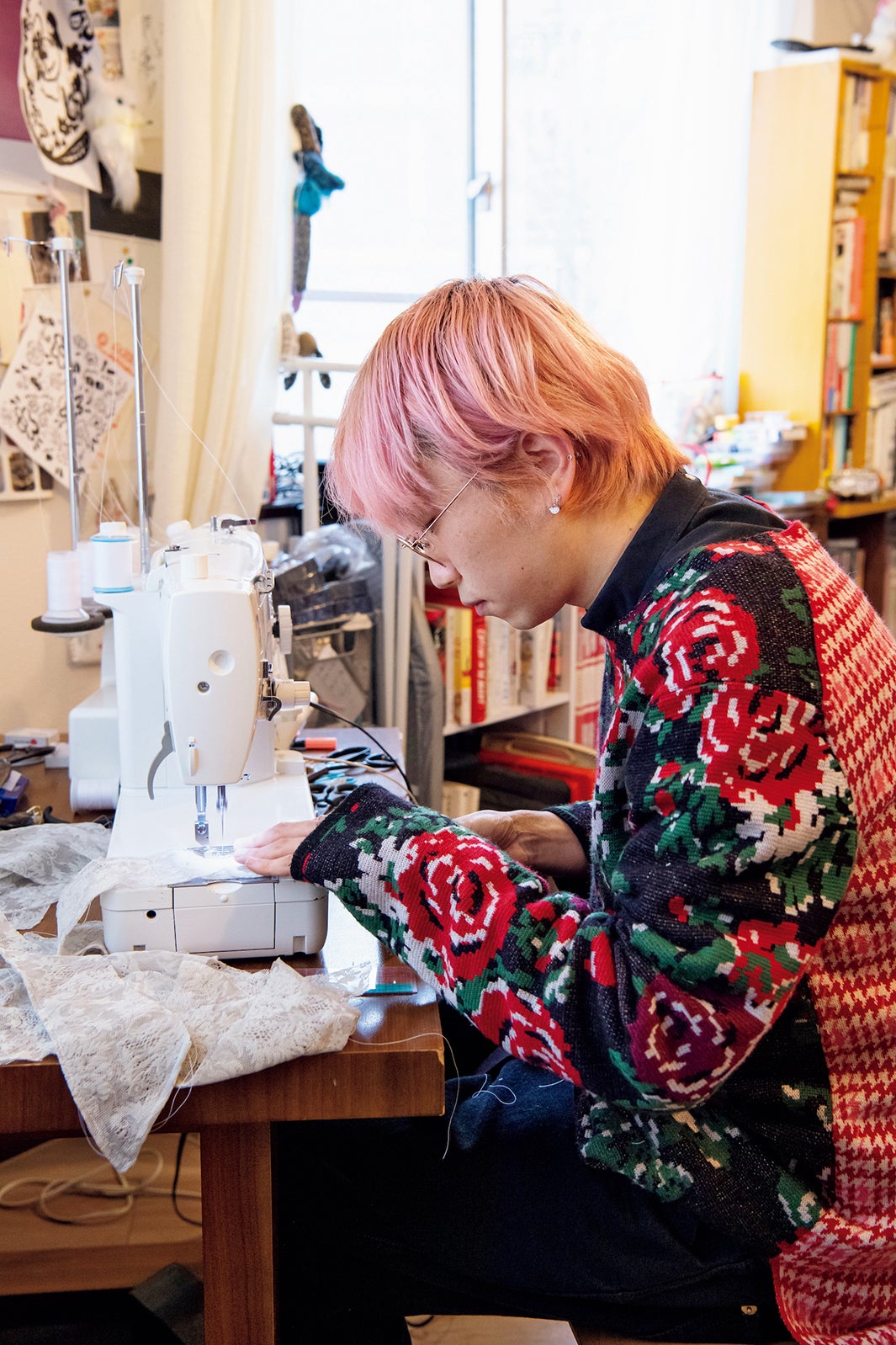 「ファッションデザイナーの仕事とは？注目のクリエイターの1日に密着」／写真：土屋純（文化出版局）