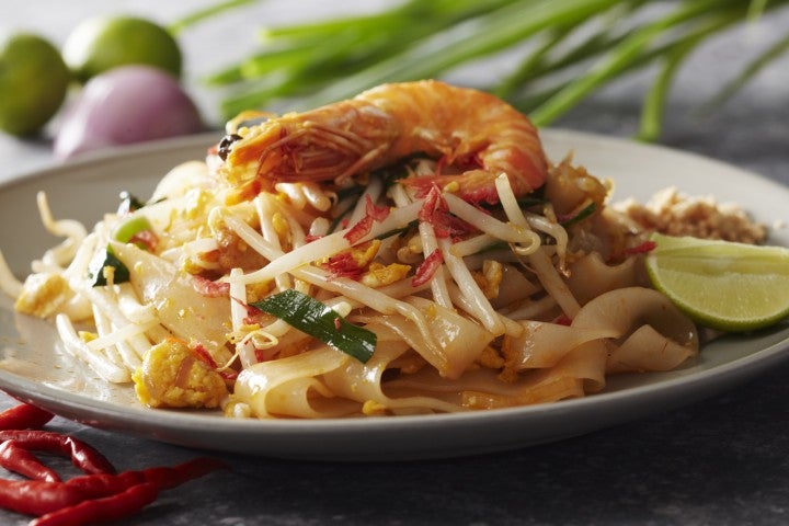 もちもち食感のタイ風焼そば“パッタイ”専門店「マンゴツリーキッチンパッタイ」丸の内に初出店